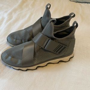 Sorel strappy tennis shoes